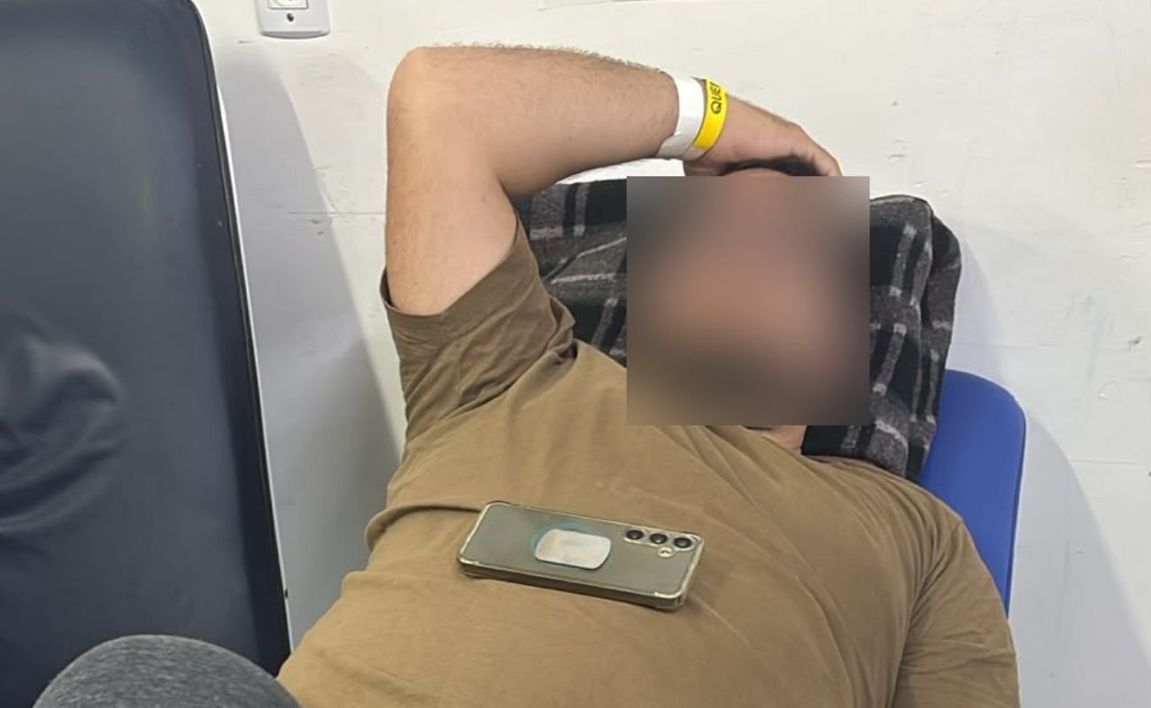 Imagem enviada pela família mostra o paciente durante atendimento no Hospital Municipal Getúlio Vargas, em Sapucaia do Sul. Identificação foi preservada pelo MPV.